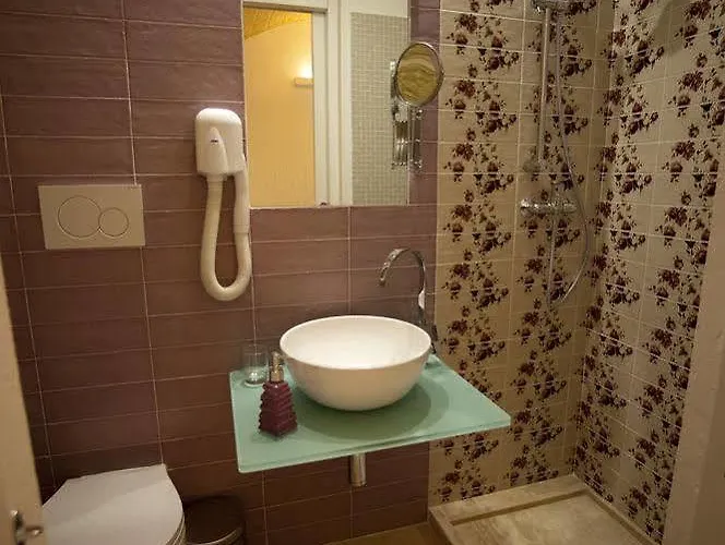 Ts מלון דירות 4*